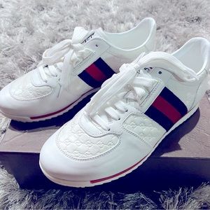 Gucci sneakers sz 39